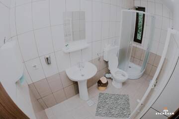 Фото номера Двухместный номер Делюкс с 1 кроватью и душем Отели типа «постель и завтрак» Pensiunea Agroturistică Șamșud ,,Vănătorul" г. Şamşud 3